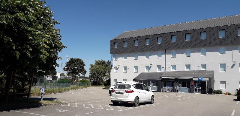 Ibis Budget Concarneau Esterno foto
