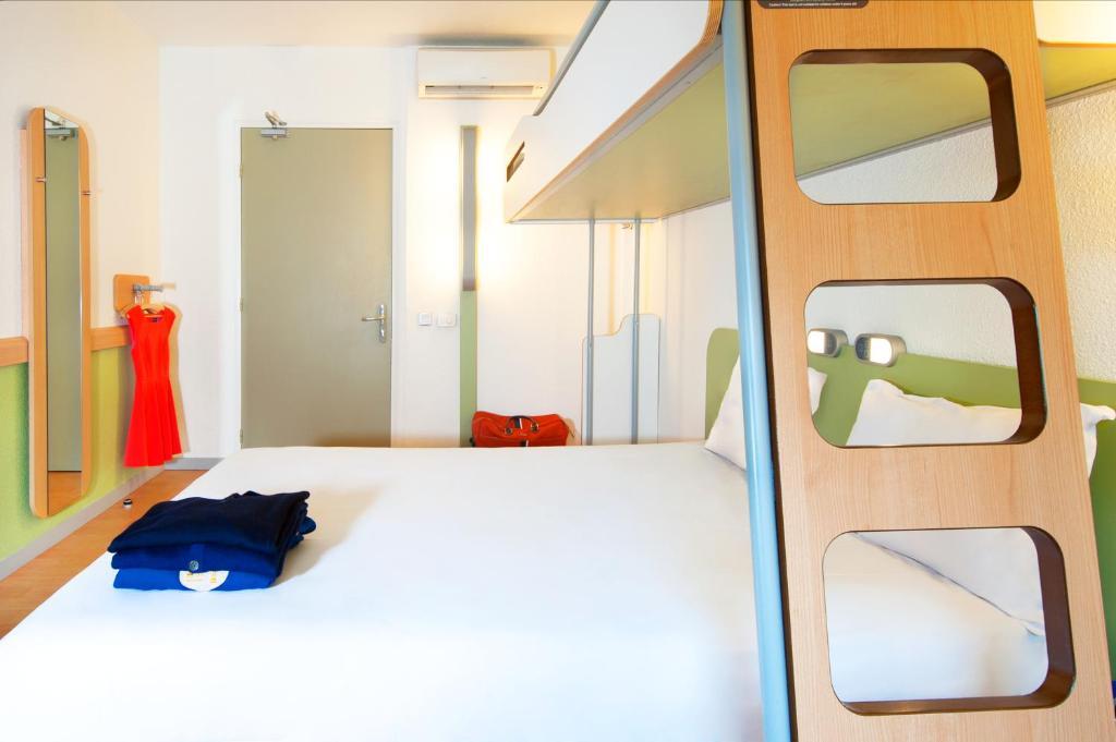 Ibis Budget Concarneau Camera foto