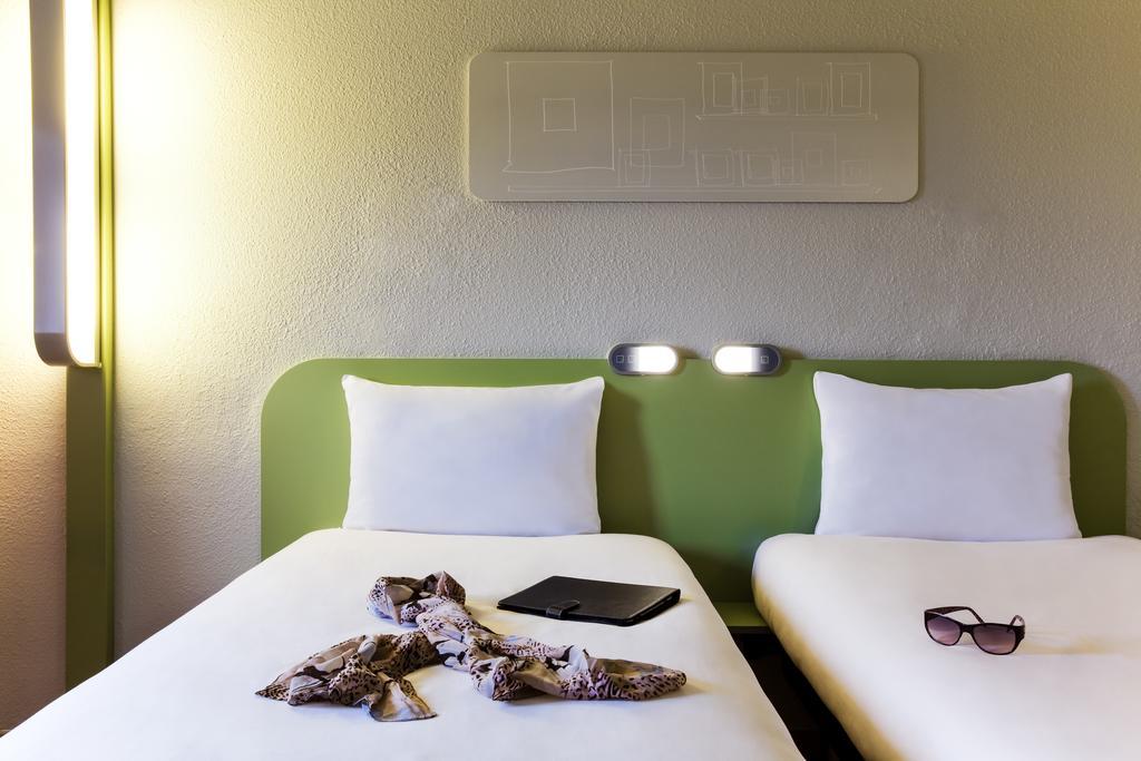 Ibis Budget Concarneau Esterno foto