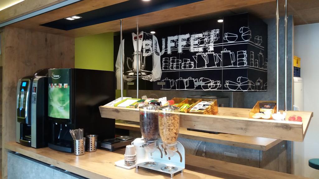 Ibis Budget Concarneau Esterno foto
